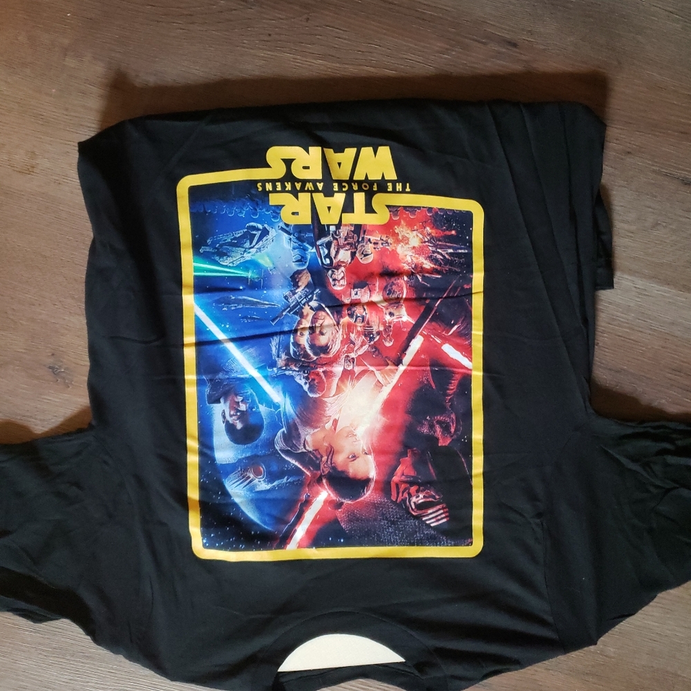 Star wars The force awakens size Med tshirt
